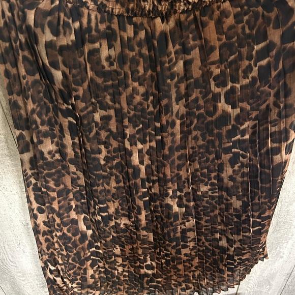 Ladies size Large tulle skirt. Leopard print.Elastic waist. - Picture 3 of 5
